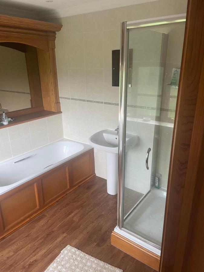 Dairy Farm Guest House Crewe Ngoại thất bức ảnh